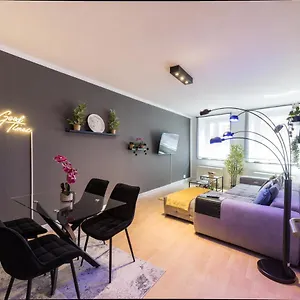 https://the-leaning-app-2.hamburg-hotels-de.com